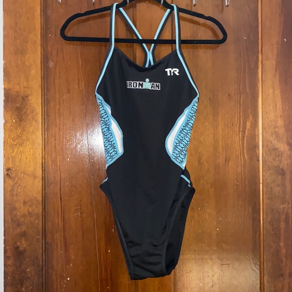 TYR Durafast Elite® Reversible Women's Diamondfit Swimsuit - Hexa - Picture 3 of 6